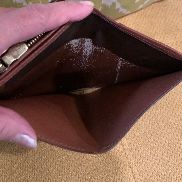 Louis Vuitton Authentic Wallet - Picture 11 of 13